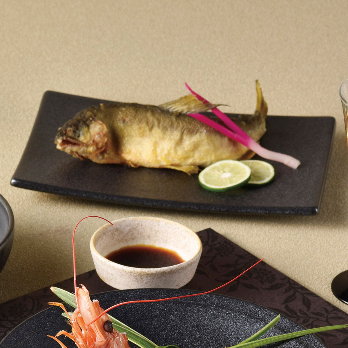 銀鱗 ぎんりん 21cm焼物皿 18300661