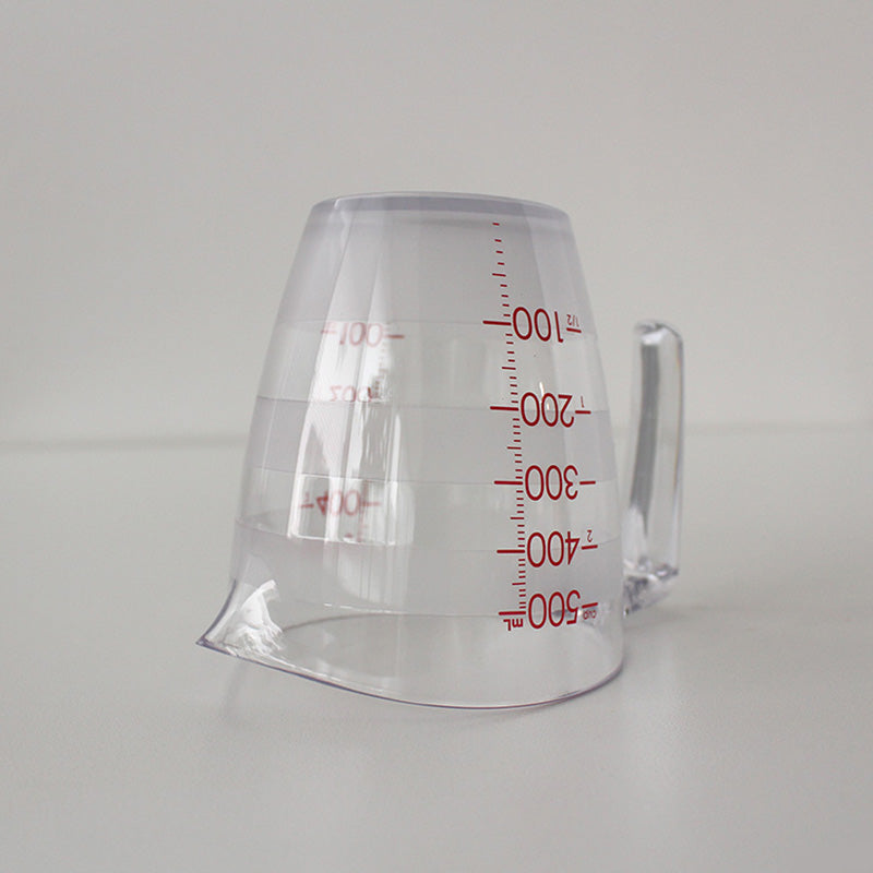 目盛りが見やすい計量カップ 500mL