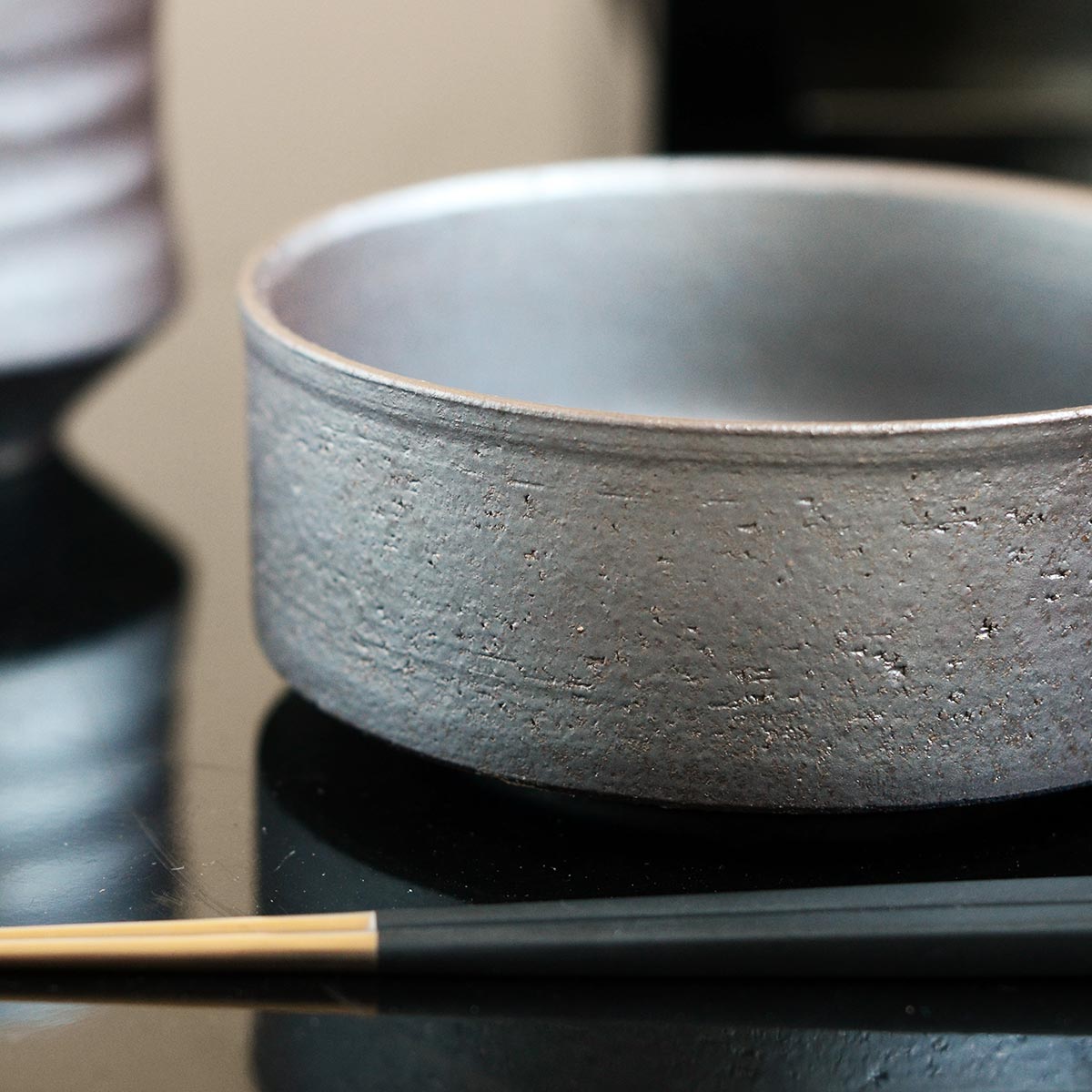 【取り寄せ商品】作山窯 炭華 浅ボール13cm【日本製】 TK1303