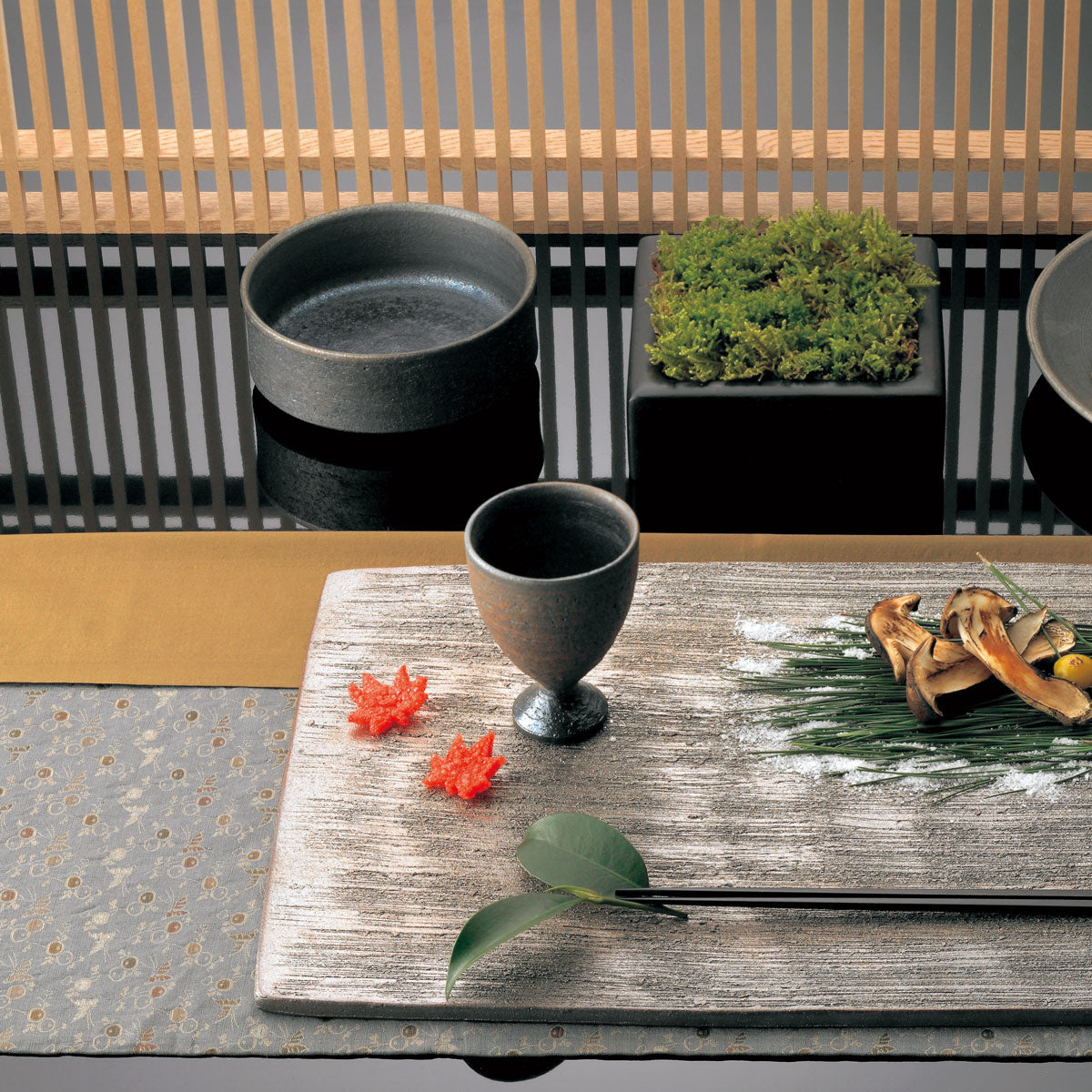 【取り寄せ商品】作山窯 炭華 浅ボール13cm【日本製】 TK1303