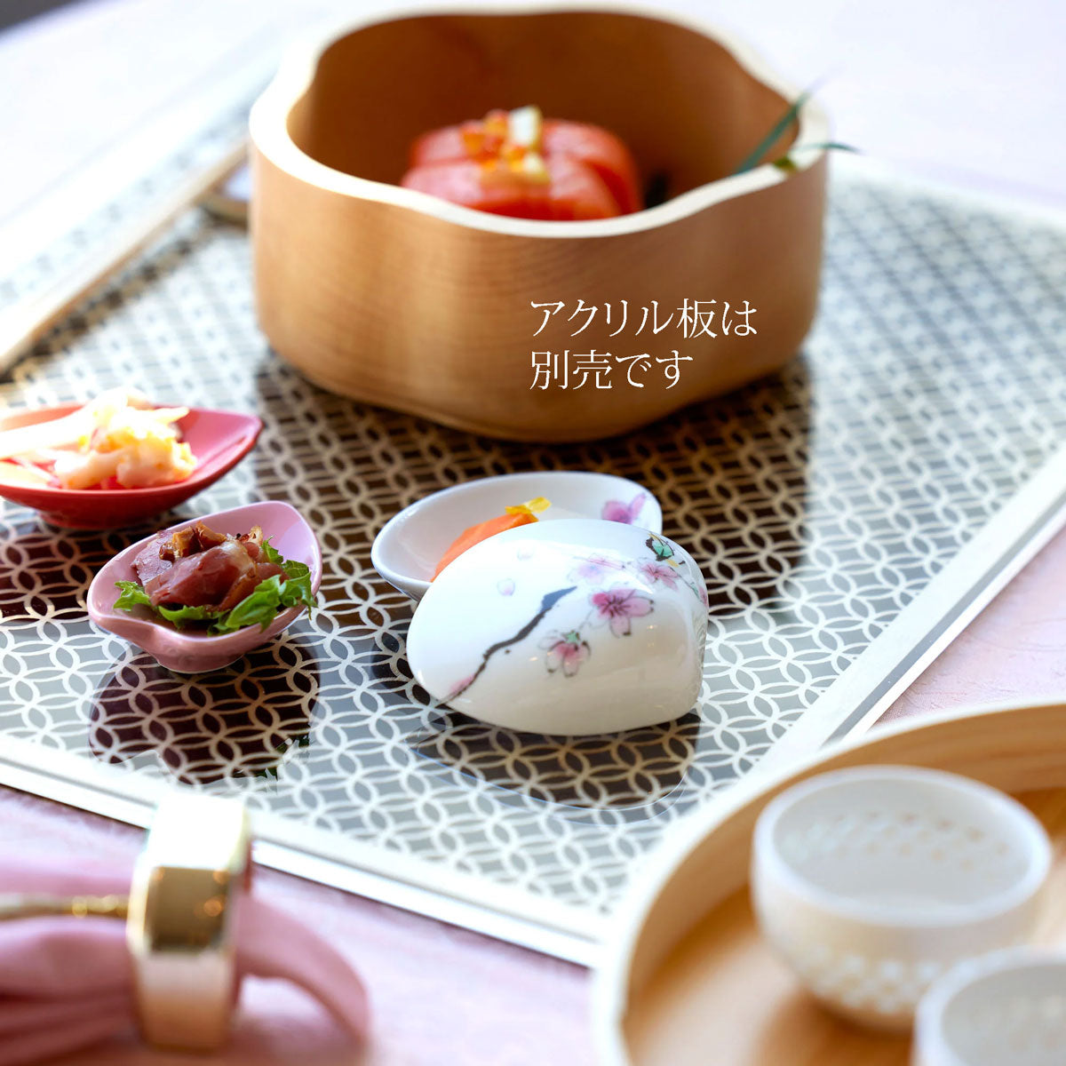 【取り寄せ商品】ひのき細密膳 長角 七宝 小【日本製】 38143