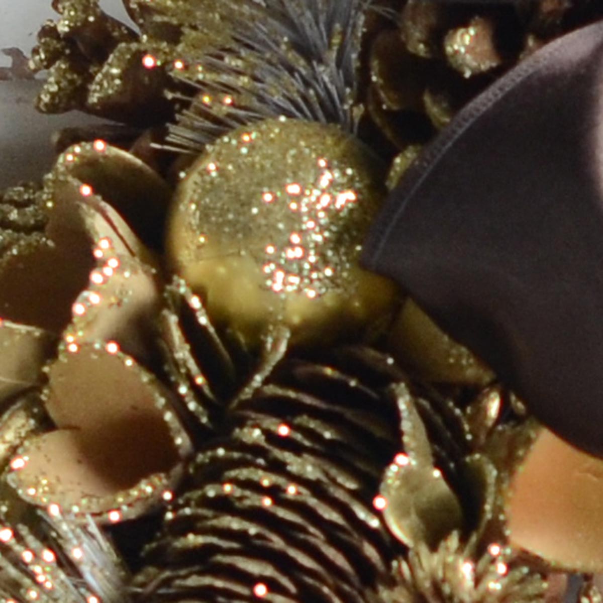 LEDリボンクリスマスリース ゴールドグリッター パイン＆ボール rl49m