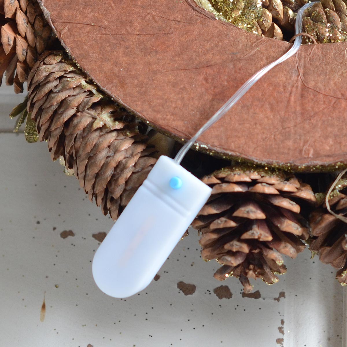 LEDリボンクリスマスリース ゴールドグリッター パイン＆ボール rl49m