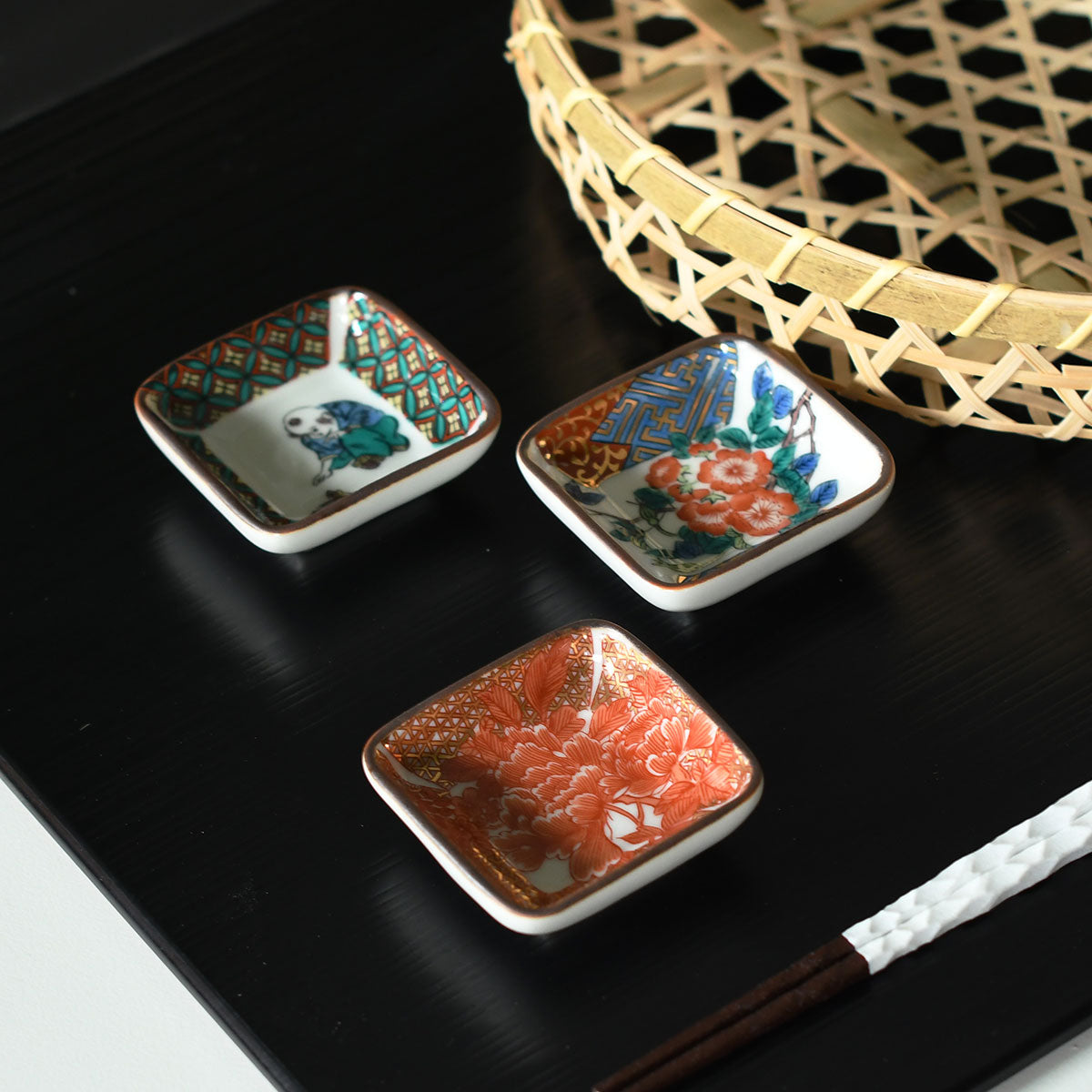 プチ小皿 歴代画 赤絵【日本製 九谷焼】