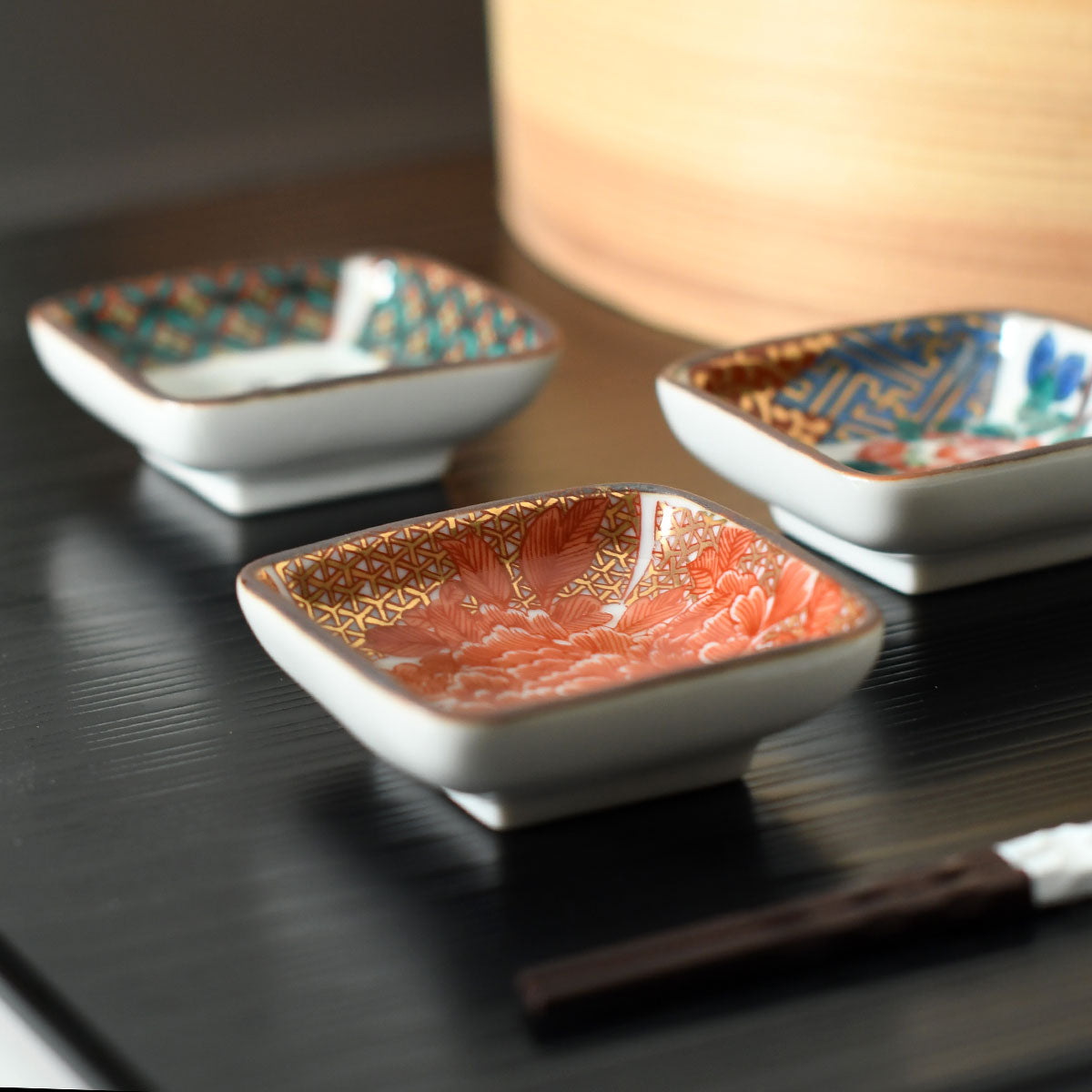 プチ小皿 歴代画 赤絵【日本製 九谷焼】