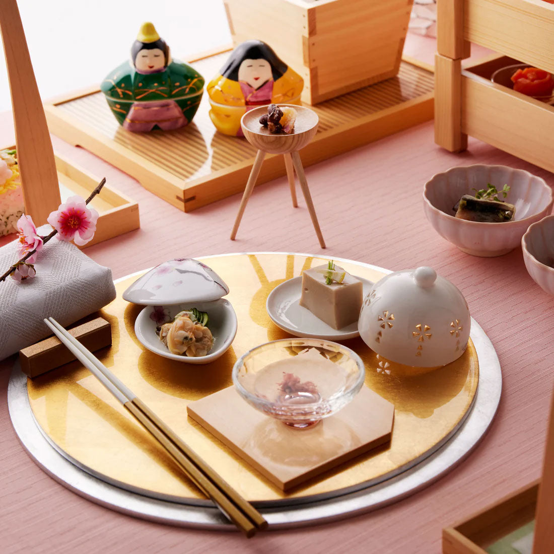 【取り寄せ商品】敷板 金銀丸敷板 7寸～尺3用【リバーシブル 敷板 お正月 トレー 器 金 ゴールド】